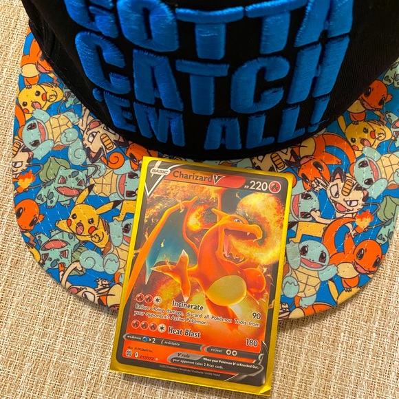 Pokemon Charizard V Card - Picture 3 of 4